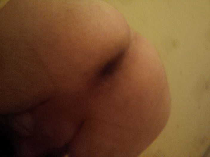 ladies its a virgin arse hole never been licked suck on