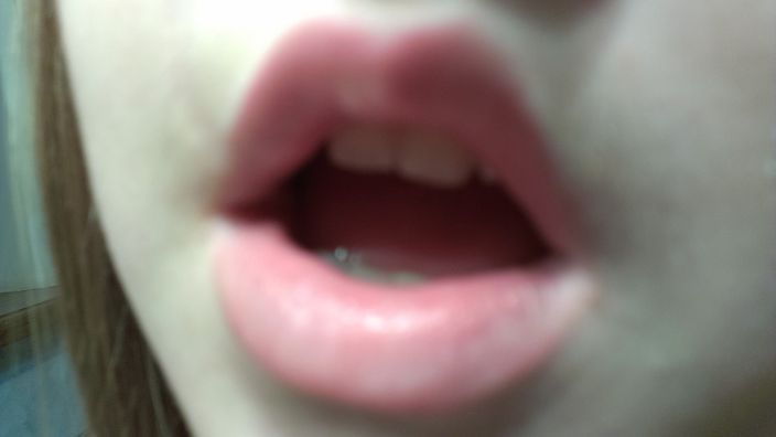 these are my lips.Do you want to kiss them?