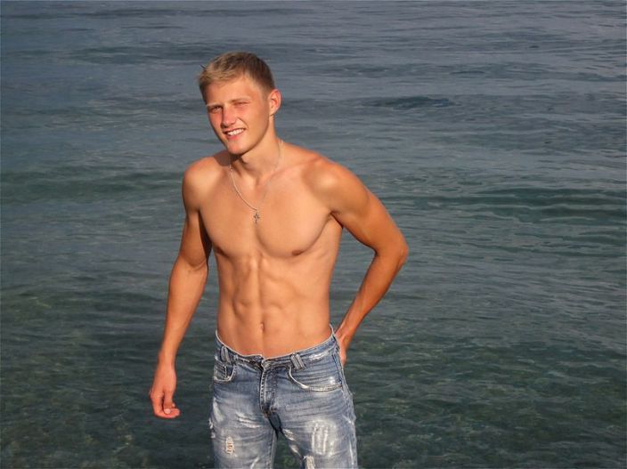 ищу девочку 18-20 лет для секса