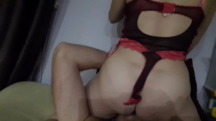 Кончила у меня на языке...!)