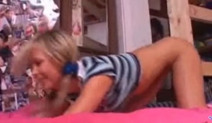 САМОТЫК НА СТЕНКЕ