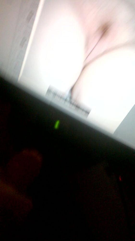 хуем по пизде