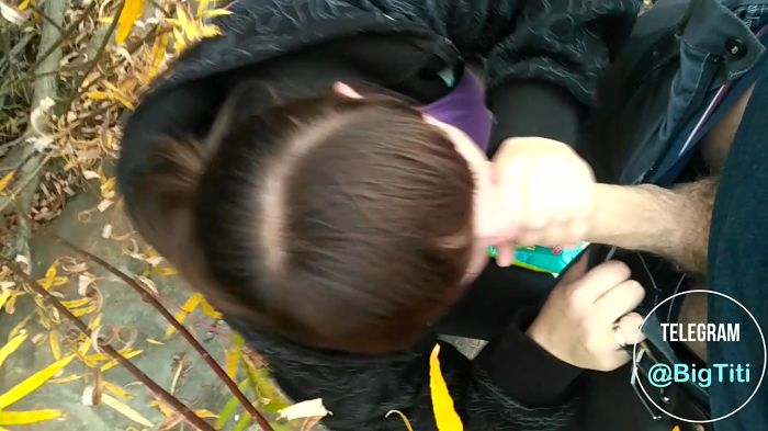 делаю Минет в лесу с окончанием в глотку