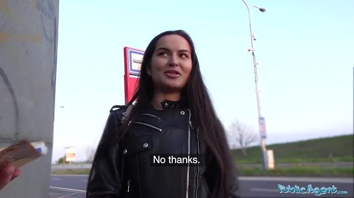 Миньет на улице за деньги , потом получает в пиздёнку чл