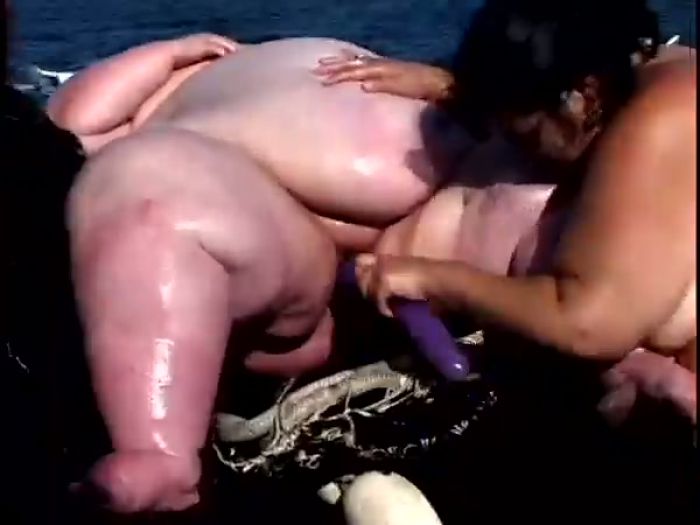 Brunette Asks Her Best Friend To Pussy-finger Her Muff