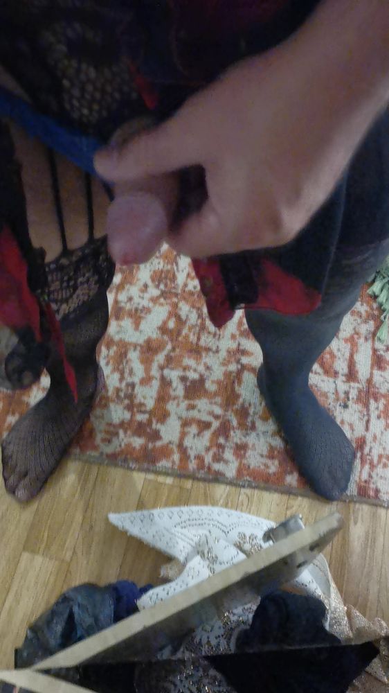 Дрочу на трусы хозяйки