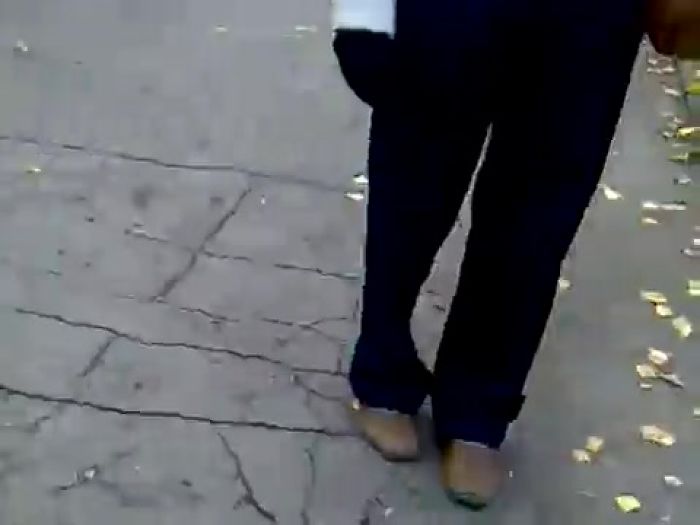 незнакомка подрочила ананисту член