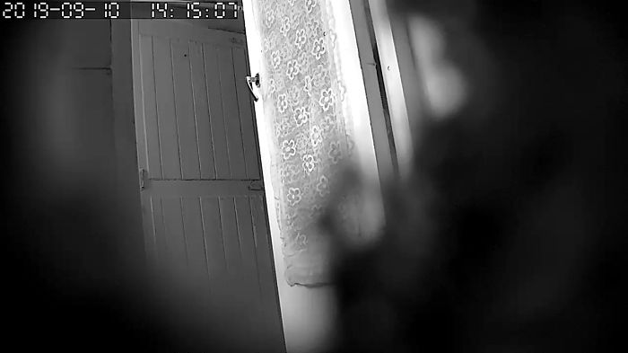 Хочешь подглядывать за этой женщиной напиши пожалуйста