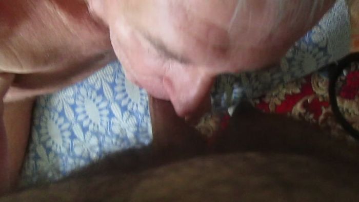 ДРУГ МНЕ СОСЁТ...